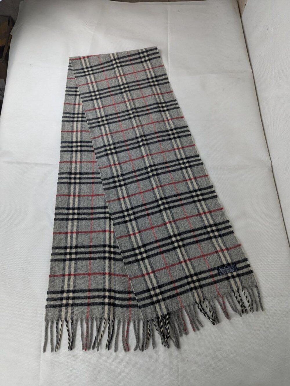 Luxury Burberry 100%Lambswool Nova Check Gray Scarf Unisex - Picture 3 of 7
